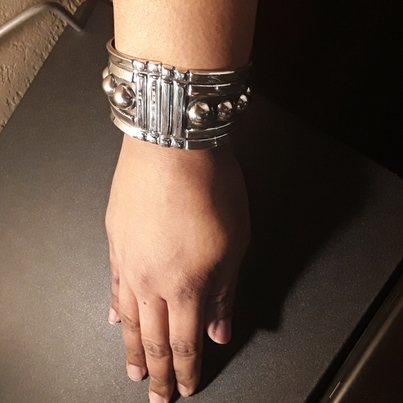 Seed & Sage Handmade Genuine Sterling Silver Chunky Beaded Hinge Bracelet - Picture 8 of 14